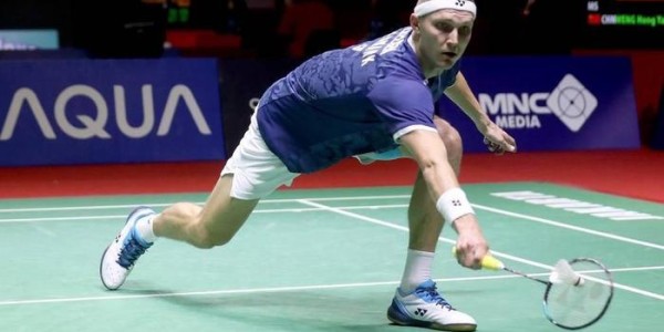 开云-安赛龙0-12溃败出局，第3位巴黎奥运冠军一轮游！男单16强决出8席