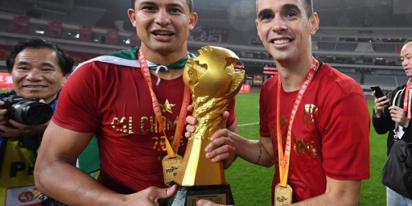 开云-奥斯卡空降卡塔尔，携家人与海港会合，见证海港1-4惨败泽尼特|上海海港|热身赛|奥斯卡-罗梅罗|圣彼得堡泽尼特俱乐部|穆斯卡特_新浪体育_新浪新闻