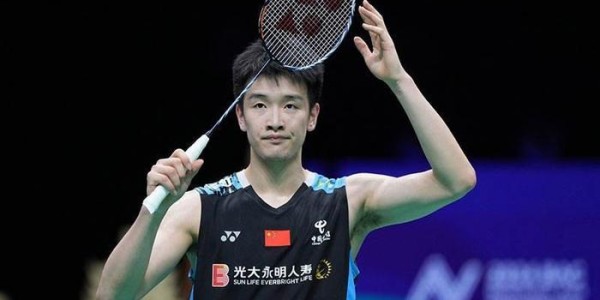 开云-安赛龙0-12溃败出局，第3位巴黎奥运冠军一轮游！男单16强决出8席