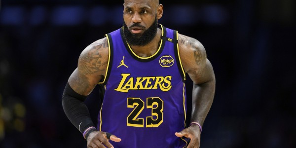 名记：各方消息人士都模棱两可 我现在认为詹姆斯交易并非没可能